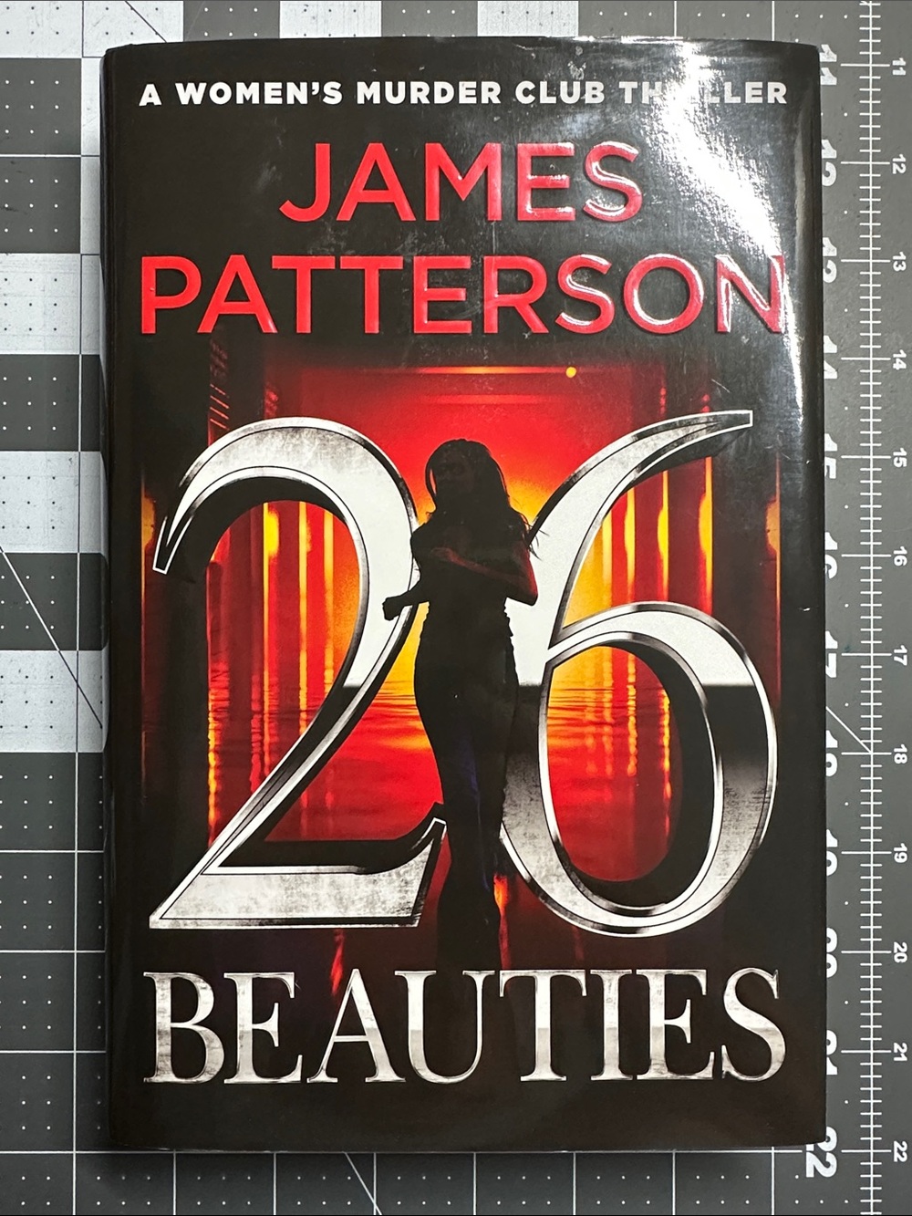 James Patterson 26 Beauties Hardcover Thriller - Black & Red Cover